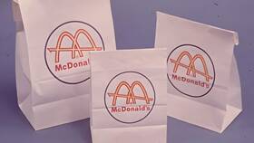 Фирменный знак McDonald's: эволюция и особенности в Спортмастер