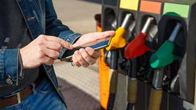 Как потратить бонусы Спасибо на заправках Татнефть в Спортмастер